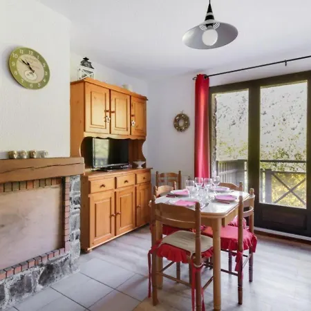 T3 Duplex 6 Pers. Avec Cheminée Et Balcon à Esquièze-sère - Fr-1-402-70