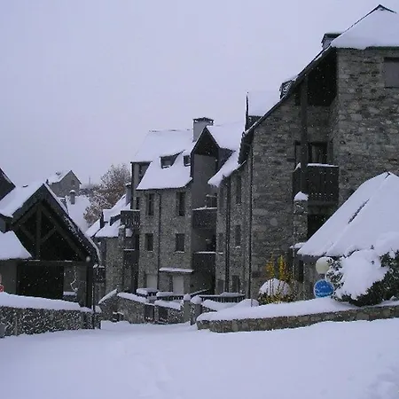Esquièze-sère, 3 Pièces, 6 Personnes - Fr-1-402-70 *